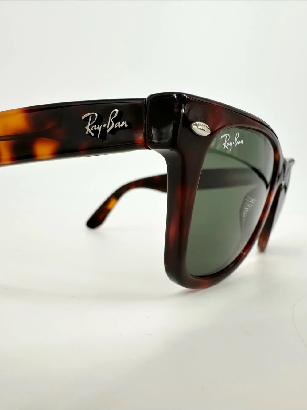 Ray-Ban RB2113 Wayfarer Tortoise Sunglasses 909 Italy 50-19